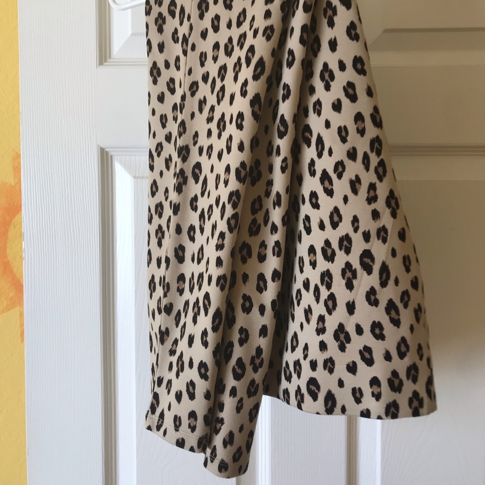 Leopard print leggings. Very comfy!